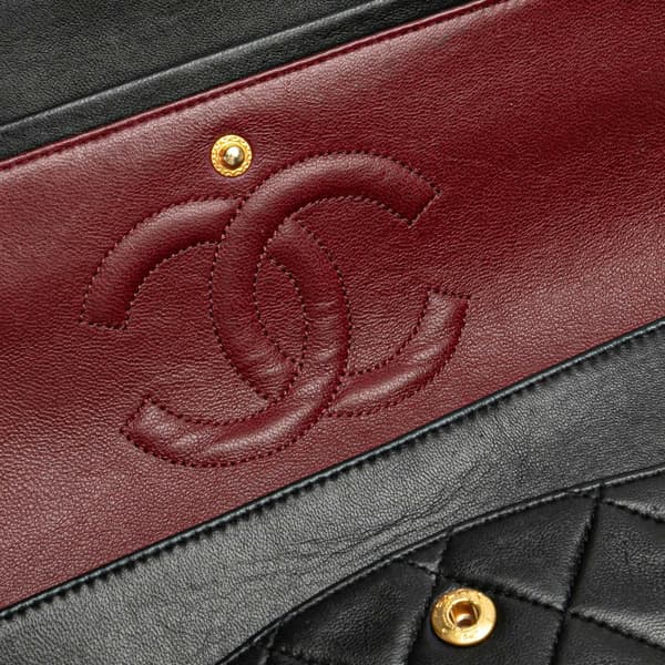 Pre-owned Chanel Medium Classic Lambskin Double Flap Black