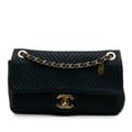 Pikkukuva 1 / 10: Pre-owned Chanel Medium Chevron Wrinkled Calfskin Medallion Charm Flap Blue