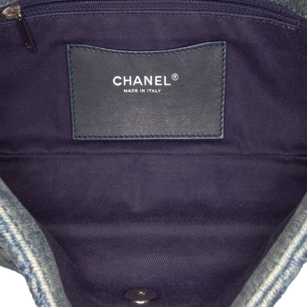 Pre-owned Chanel Medium Embroidered Denim Camellia Flap Blue