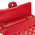 Miniatyrbillede 7 af 10: Pre-owned Chanel Medium Classic Caviar Double Flap Red