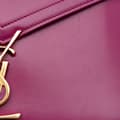 Miniatyrbild 8 av 10: Pre-owned Saint Laurent Smooth Calfskin Monogram Cassandra Clasp Bag Purple