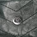Miniatyrbild 9 av 10: Pre-owned Saint Laurent Medium Crinkled Calfskin Niki Chain Bag Green