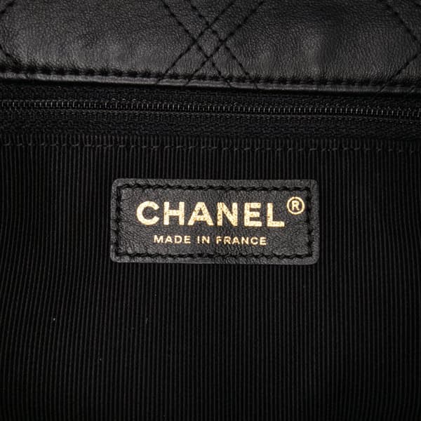 Pre-owned Chanel Medium Quilted Lambskin Pearl Studs Flap Black