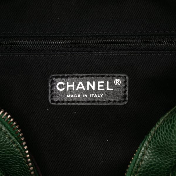 Pre-owned Chanel Medium Quilted Iridescent Caviar Easy Flap Green