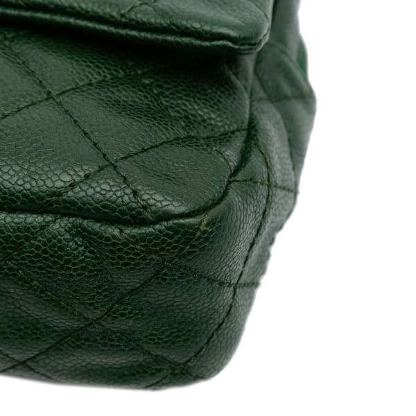 Pre-owned Chanel Medium Quilted Iridescent Caviar Easy Flap Green