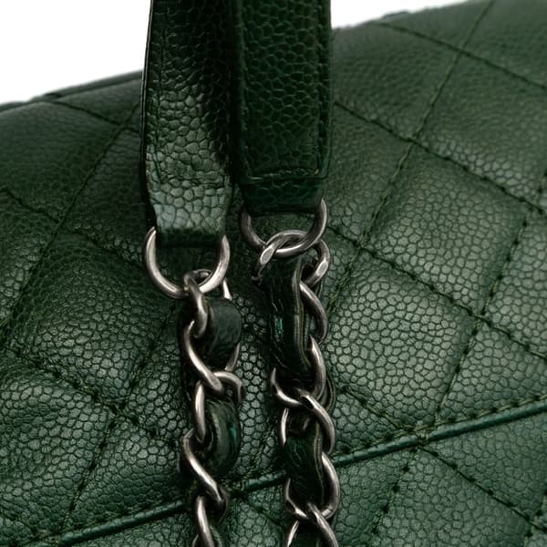 Pre-owned Chanel Medium Quilted Iridescent Caviar Easy Flap Green