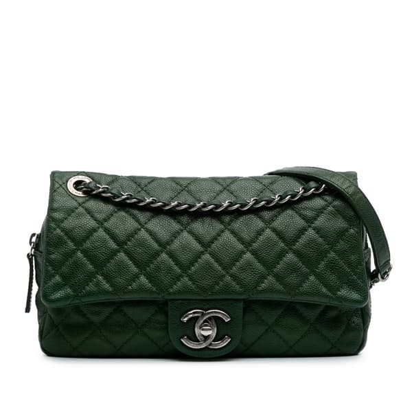 Pre-owned Chanel Medium Quilted Iridescent Caviar Easy Flap Green
