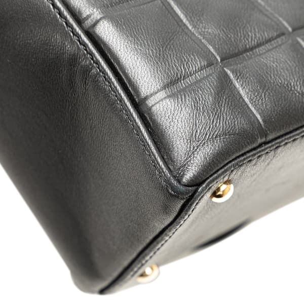 Pre-owned Chanel CC Choco Bar Lambskin Shoulder Bag Black