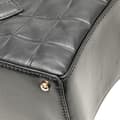 Pikkukuva 10 / 10: Pre-owned Chanel CC Choco Bar Lambskin Shoulder Bag Black