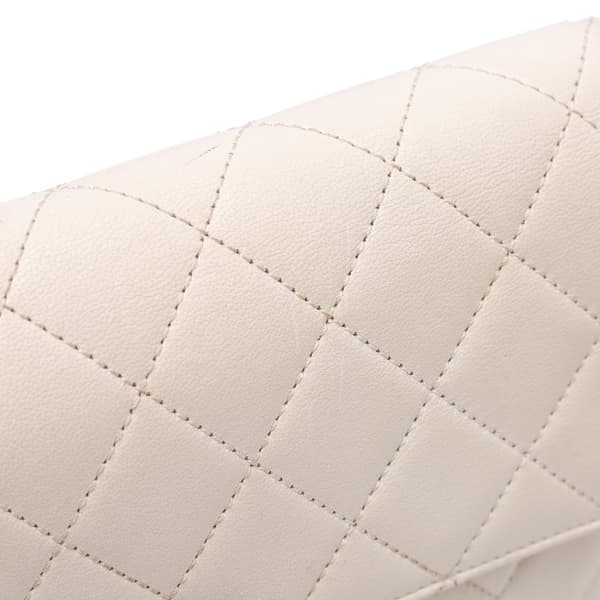 Pre-owned Chanel Medium Sheepskin Beauty Lock Flap White