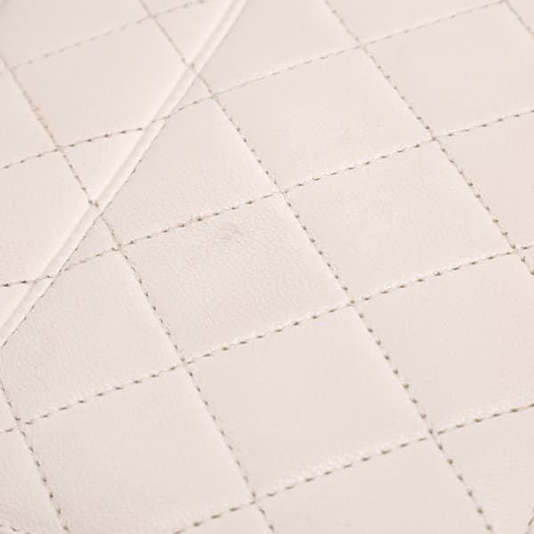 Pre-owned Chanel Medium Sheepskin Beauty Lock Flap White