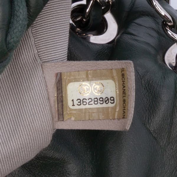 Pre-owned Chanel Medium Quilted Crinkled Calfskin Ultra Stitch Flap Green