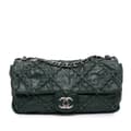 Miniatyrbild 1 av 10: Pre-owned Chanel Medium Quilted Crinkled Calfskin Ultra Stitch Flap Green