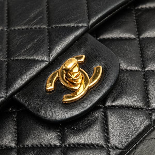 Pre-owned Chanel Medium Classic Lambskin Double Flap Black