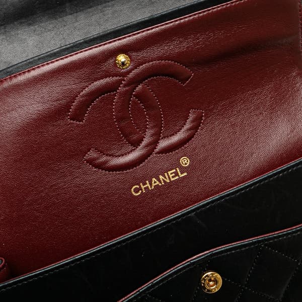 Pre-owned Chanel Medium Classic Lambskin Double Flap Black