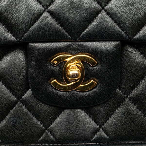 Pre-owned Chanel Medium Classic Lambskin Double Flap Black