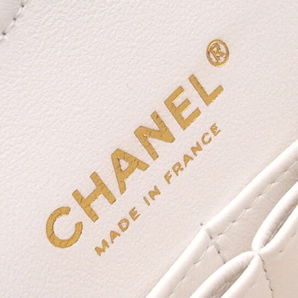 Pre-owned Chanel Medium Classic Iridescent Caviar Double Flap White
