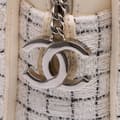 Miniatyrbild 5 av 10: Pre-owned Chanel Small Tweed and Resin Zipped Shopping Bag White
