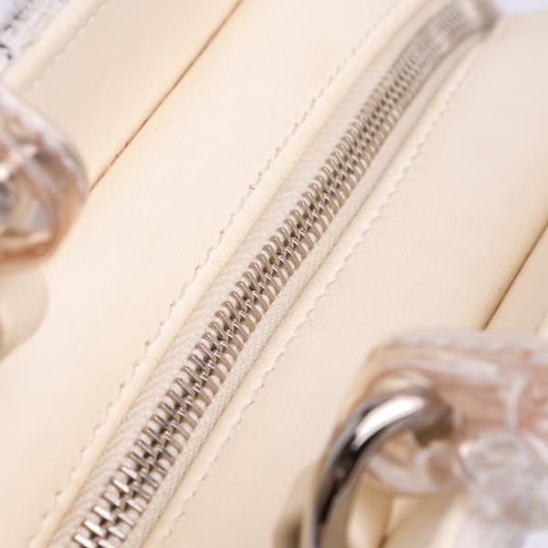 Pre-owned Chanel Small Tweed and Resin Zipped Shopping Bag White