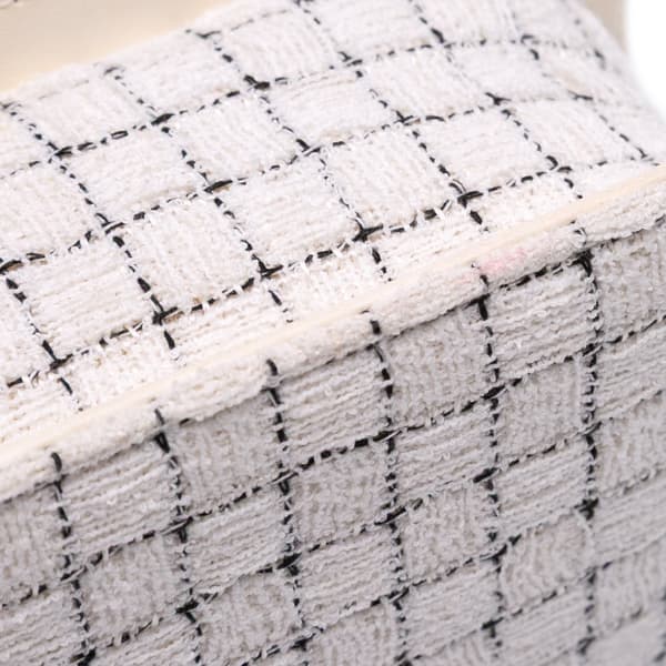 Pre-owned Chanel Small Tweed and Resin Zipped Shopping Bag White