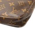 Miniatyrbild 8 av 10: Pre-owned Louis Vuitton Monogram Pochette Accessoires Brown
