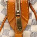 Miniatyrbild 6 av 10: Pre-owned Louis Vuitton Damier Azur Stresa PM White