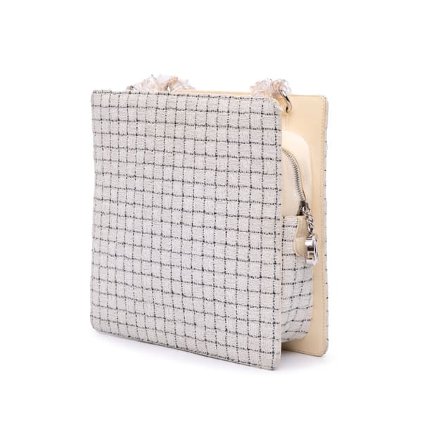 Pre-owned Chanel Small Tweed and Resin Zipped Shopping Bag White