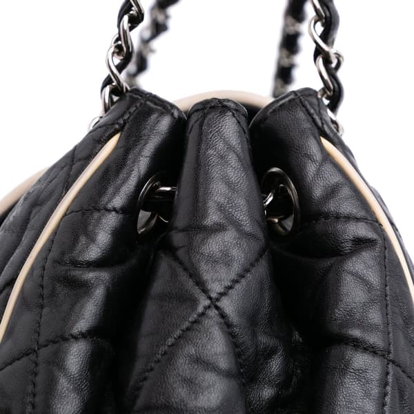 Pre-owned Chanel Quilted Lambskin East West Accordion Flap Black