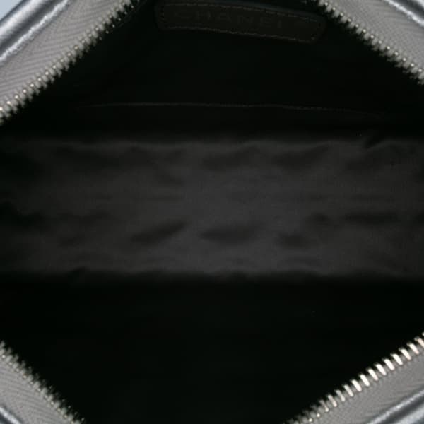 Pre-owned Chanel Vinyl Ice Cube Pochette Silver