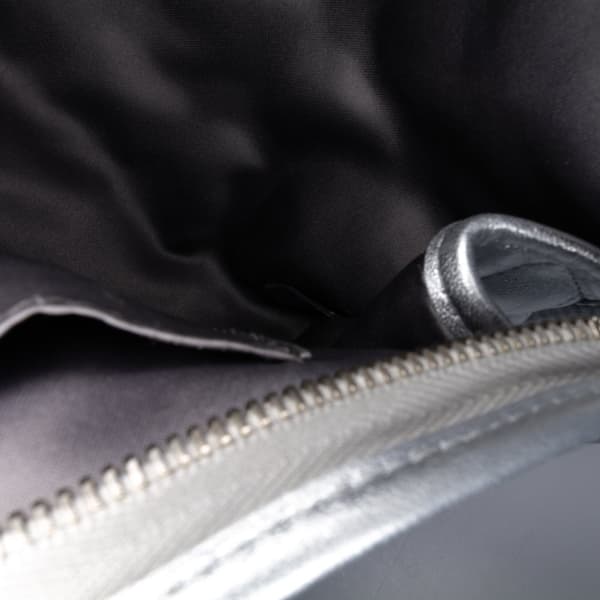 Pre-owned Chanel Vinyl Ice Cube Pochette Silver
