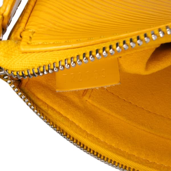 Pre-owned Louis Vuitton Epi Pochette Accessoires Yellow