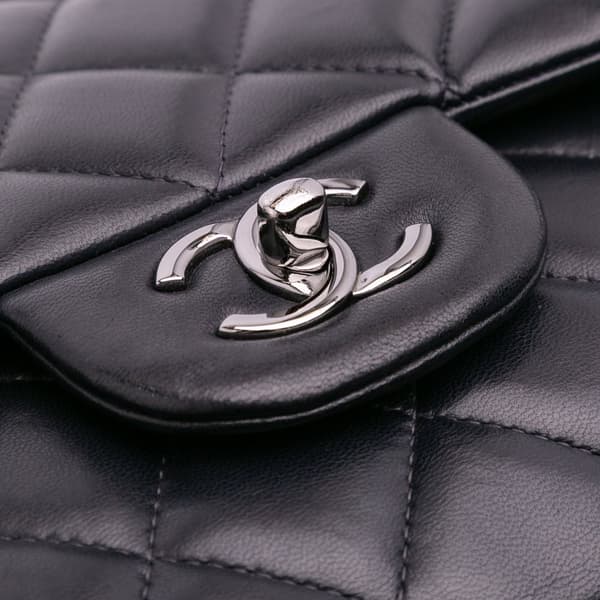Pre-owned Chanel Jumbo Classic Lambskin Double Flap Black