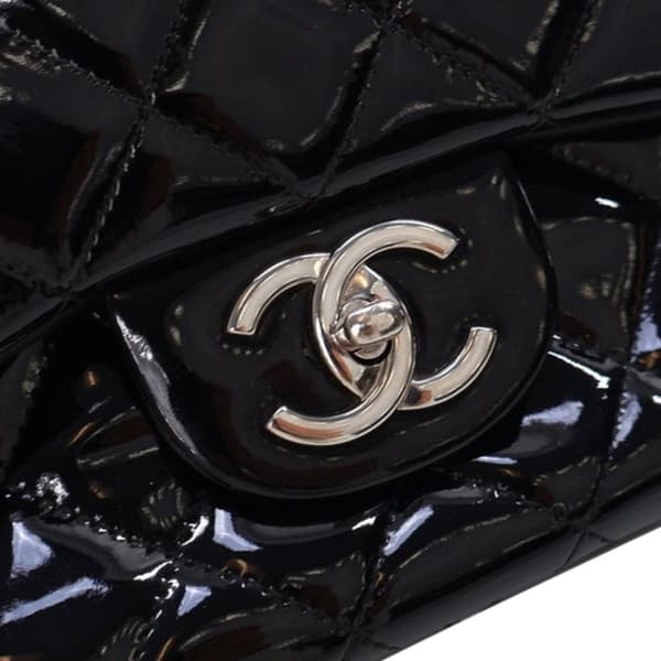 Pre-owned Chanel Maxi Classic Patent Double Flap Black