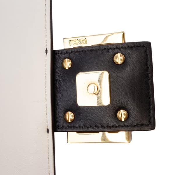 Pre-owned Fendi Bicolor Leather Chain Midi Baguette White