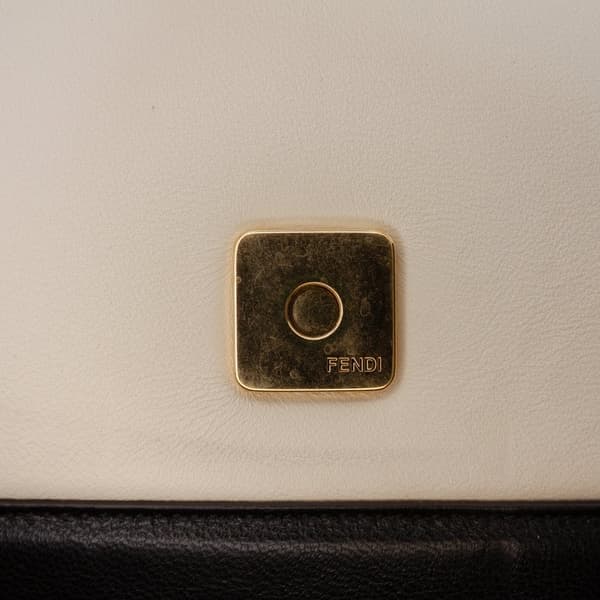Pre-owned Fendi Bicolor Leather Chain Midi Baguette White