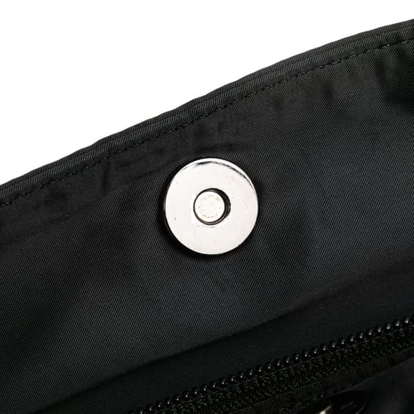 Pre-owned Burberry Nylon Shoulder Bag Black