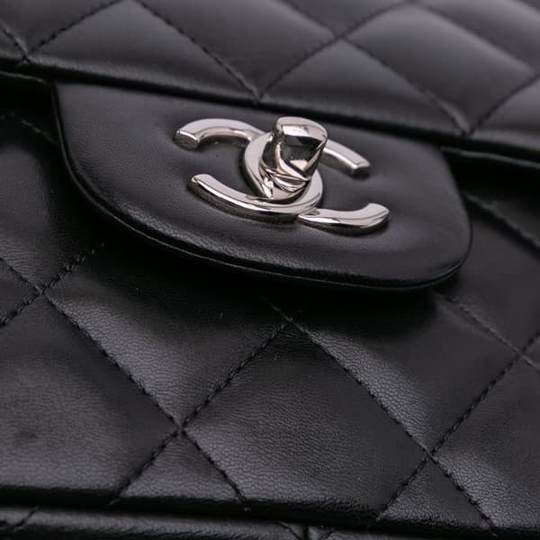 Pre-owned Chanel Jumbo Classic Lambskin Double Flap Black
