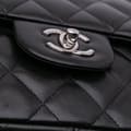 Miniatyrbild 10 av 10: Pre-owned Chanel Jumbo Classic Lambskin Double Flap Black