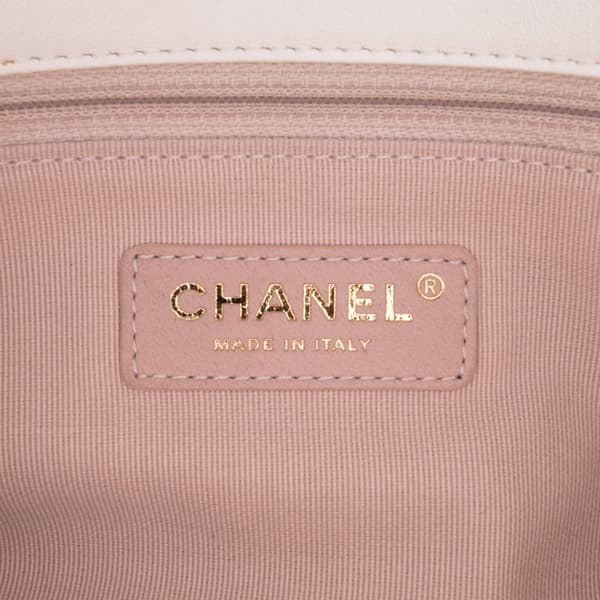 Pre-owned Chanel Small Quilted Lambskin On And On Chain Flap White