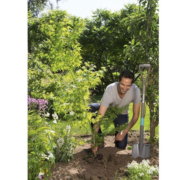 GARDENA NatureLine® spetsad spade – 100 % FSC® trähandtag – Ergo D-handtag – Brett fotstöd – 10 års garanti (17001-20)