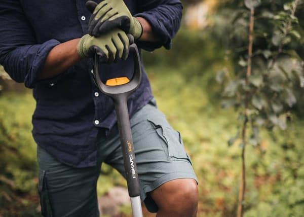 Beche Fiskars - aw873952 - Teleskopisk spade 110-130cm bred 192mm [1000620,fs131310]xact