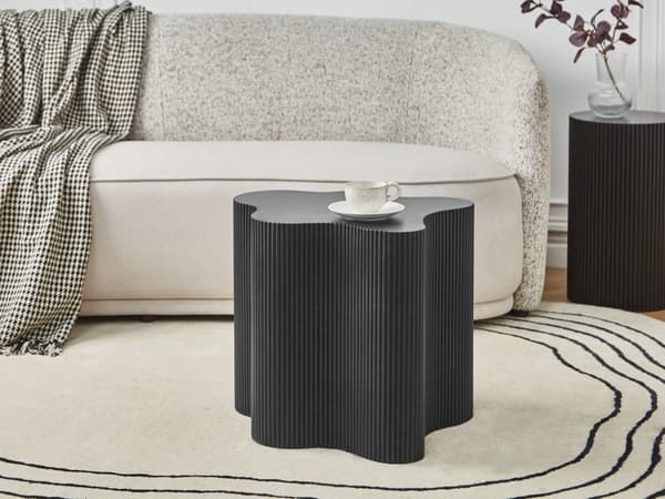 Sidebord Svart MDF Uregelmessig Riflet Design Understell 40 x 50 cm Moderne Design Stue