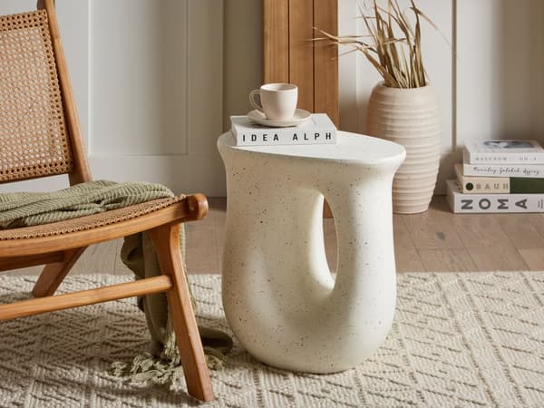 Sidebord med Terrazzo-effekt i Off-White MgO Glassfiber 42 x 28 cm UV-beis Rust Vann Vindbestandig Boho Moderne Utendørs Stue
