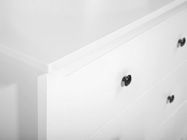Hvid kommode 80 x 96 cm sorte greb klassisk stil