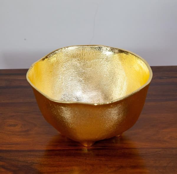 A beautiful and different art bowl, Cast: gold-coloured aluminium