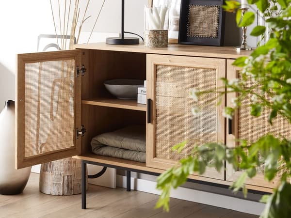 Sivupöytä vaalea puu 76 x 120 x 40 cm metalliset jalat 3-ovinen rottinkinen boho-tyyli
