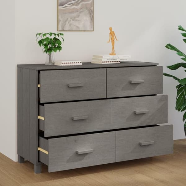 vidaXL skænk HAMAR 113x40x80 cm massivt fyrretræ lysegrå
