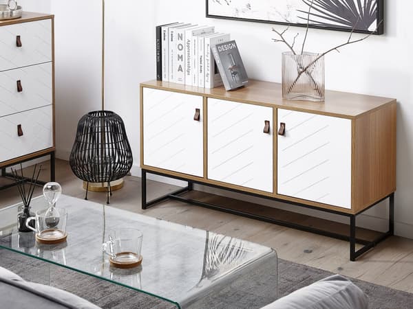 Skjenk Lyst tre med hvite metallben Rektangulært oppbevaringsskap TV-stativ med 3 rom Dører 62 x 112 cm Stue Møbler