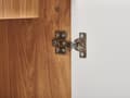 Miniatyrbillede 9 af 11: Skænk i hvidt og lyst træ MDF Spånplade Træfinér 2 låger med hylder Skandinavisk opbevaringsløsning til soveværelset