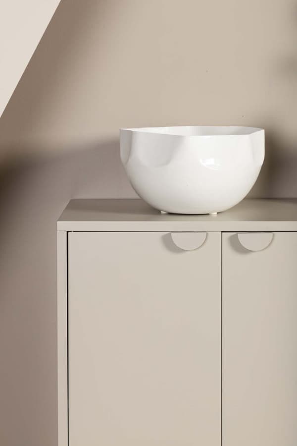 Piring skænk 2 låger 1 hylde beige.